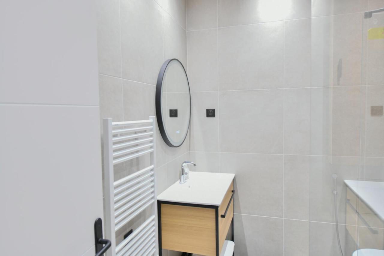 Montmartre Charme Et Elegance - Appartement Lumineux A Deux Pas Du Sacre-Coeur Paris Exteriör bild